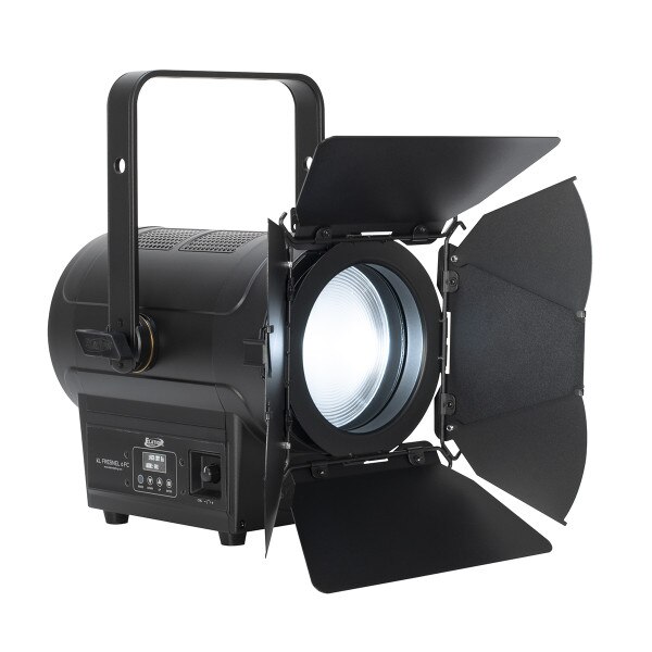 KL FRESNEL 6 FC Fresnel con Led 220W RGBMA, DW + Full Spectrum Color Control, temperatura de color 6500K y zoom manual de 10Â° a 32Â° 8,000 Lumens.